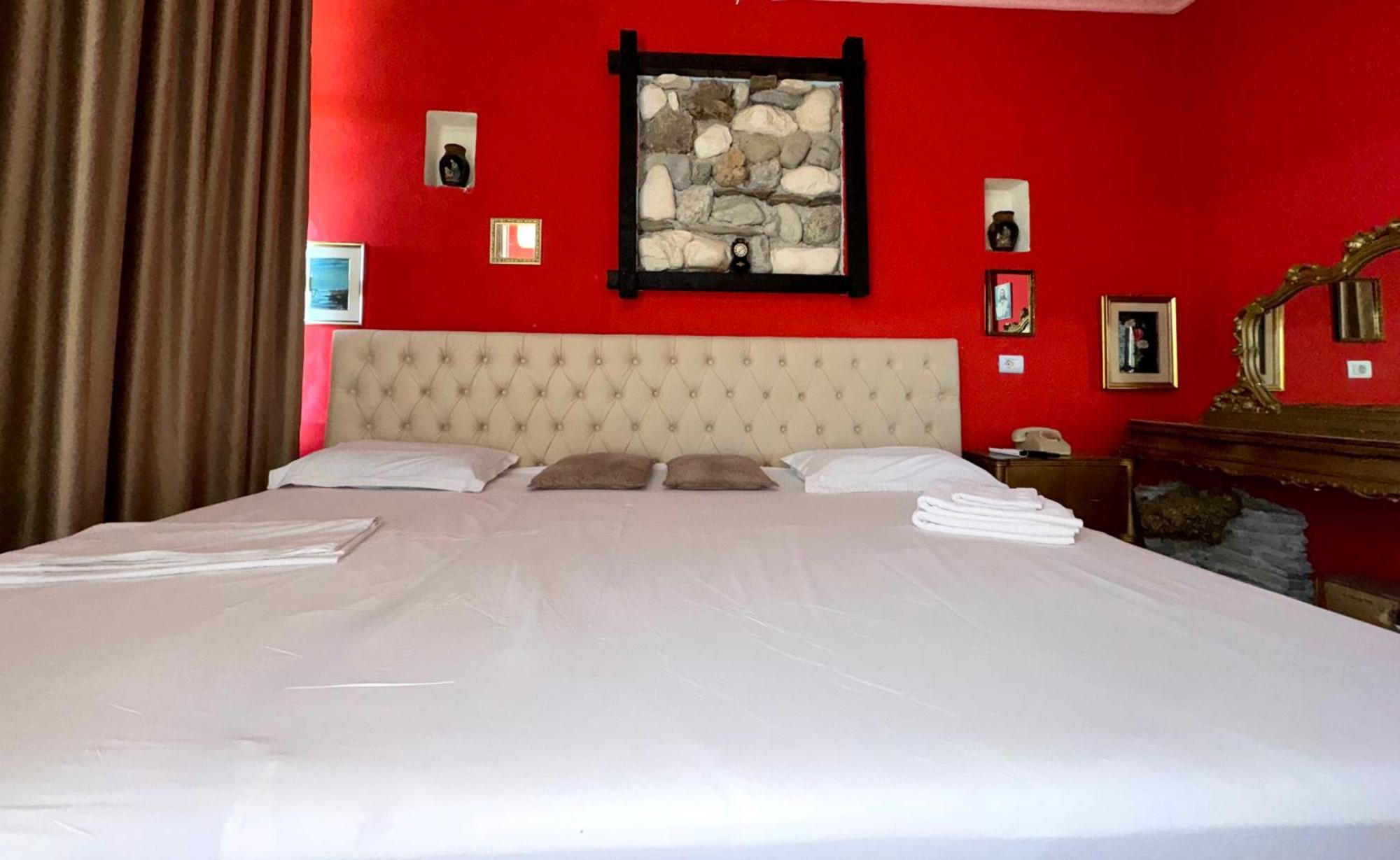 Hotel Vila "Oda E Miqve" Vlore Exterior photo